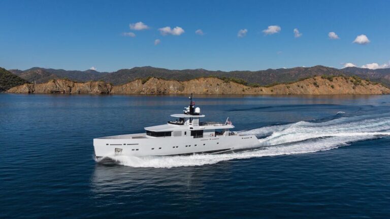 The 39m Yacht ALYSSA