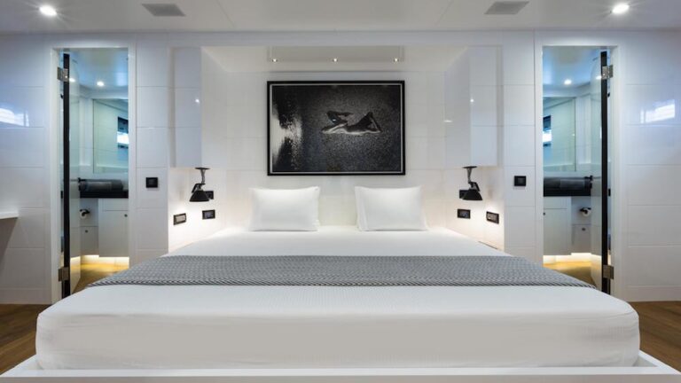 The 39m Yacht ALYSSA