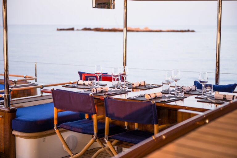 alfresco dining