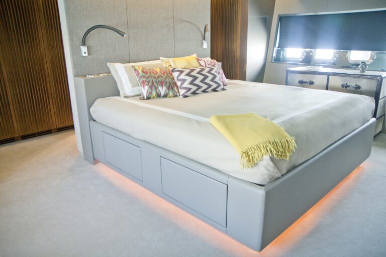 The 39m Yacht BEACHOUSE
