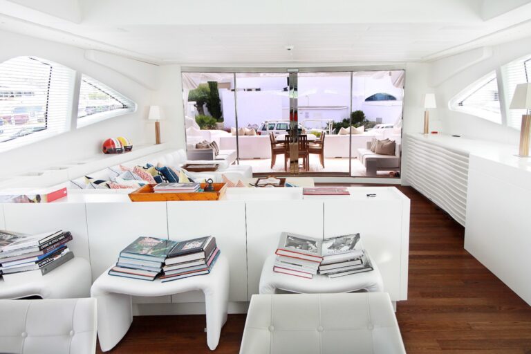 The 39m Yacht BEACHOUSE