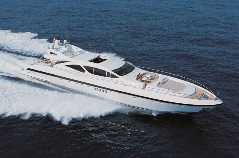 The 39m Yacht BEACHOUSE