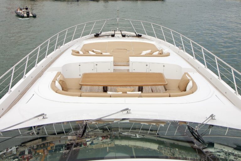 The 39m Yacht BEACHOUSE