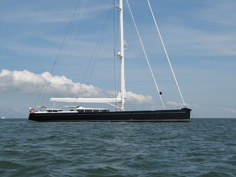 Profile On Board Yacht CINDERELLA IV