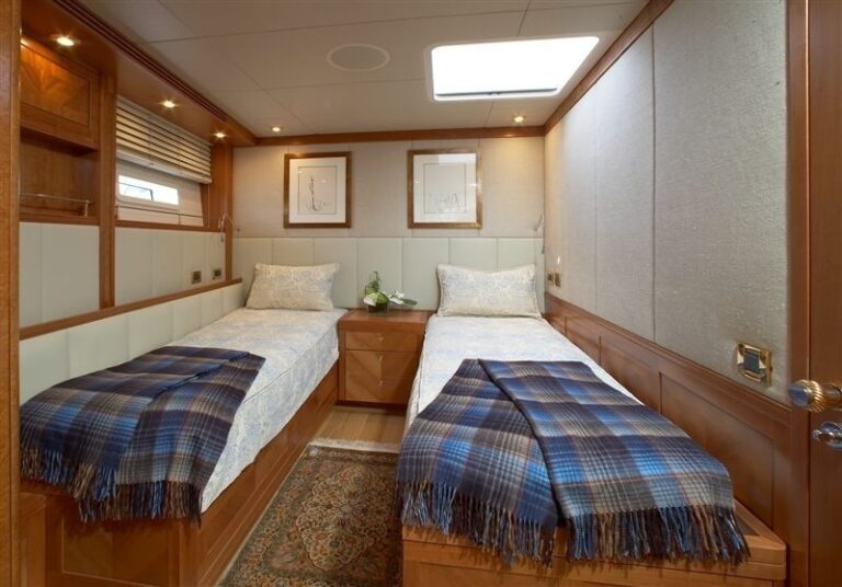 Twin Bed Cabin On Board Yacht CINDERELLA IV
