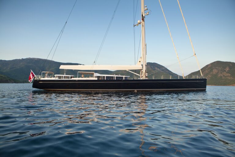 The 39m Yacht CINDERELLA IV