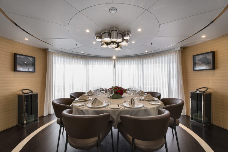 The 39m Yacht DARLINGS