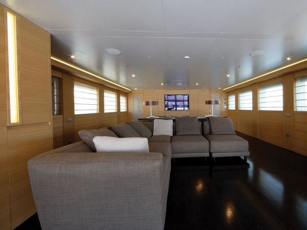 The 39m Yacht DARLINGS