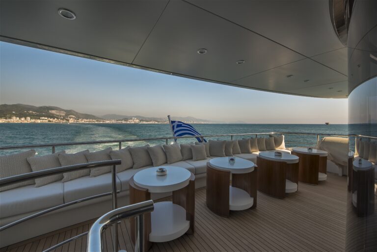 The 39m Yacht DARLINGS