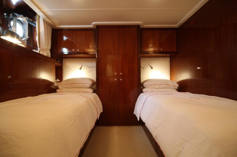 The 39m Yacht DIONE STAR