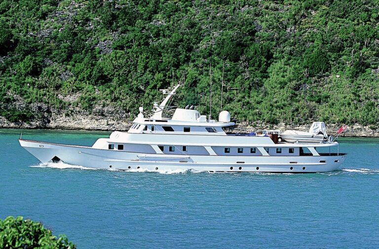 Premier Overview On Board Yacht GLORIOUS
