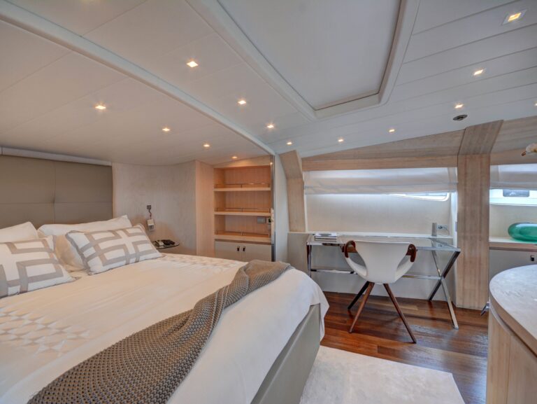 The 39m Yacht HUNTER