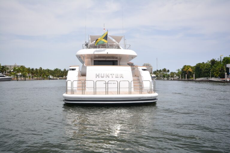 The 39m Yacht HUNTER