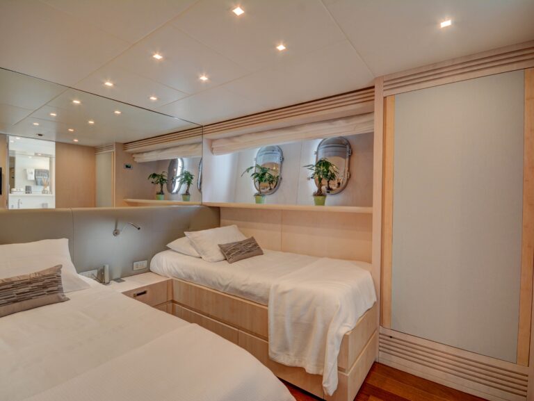 The 39m Yacht HUNTER
