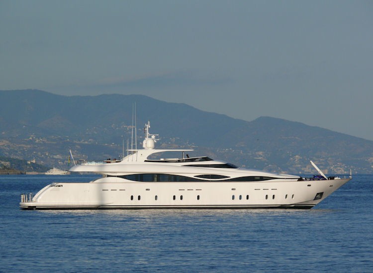 The 39m Yacht HUNTER