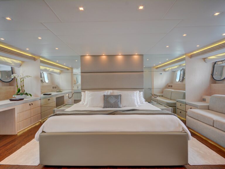The 39m Yacht HUNTER