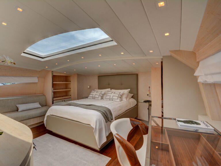 The 39m Yacht HUNTER