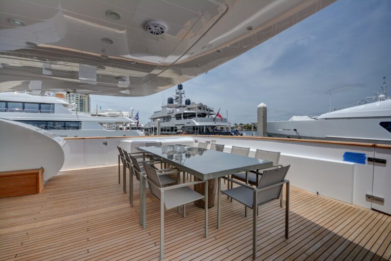 The 39m Yacht HUNTER