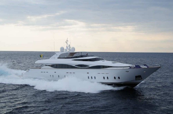 The 39m Yacht HUNTER