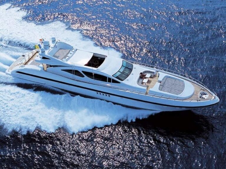 The 39m Yacht INCOGNITO