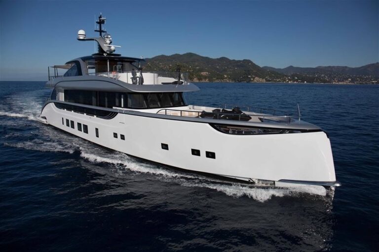 The 39m Yacht JETSETTER