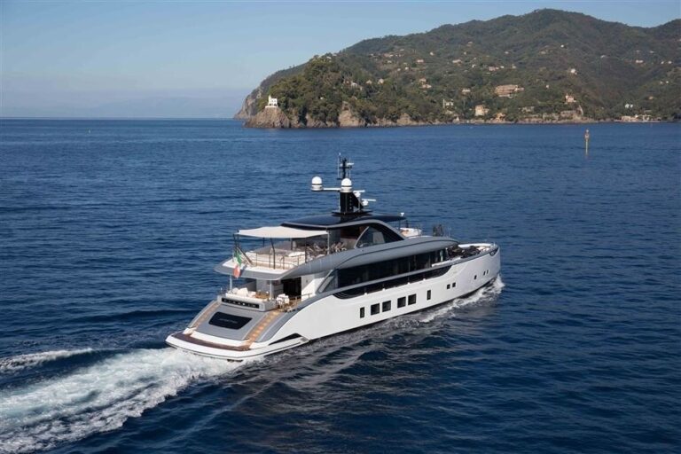 The 39m Yacht JETSETTER