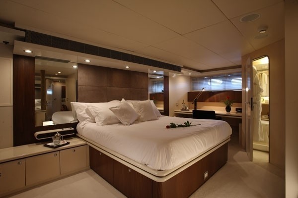 Cabin On Board Yacht LIONSHARE