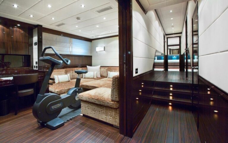 The 39m Yacht MAC TOO
