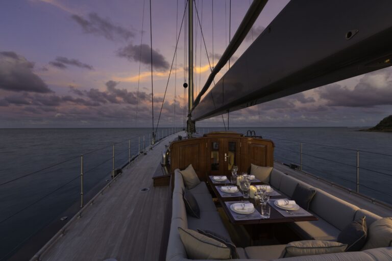 The 39m Yacht RAINBOW