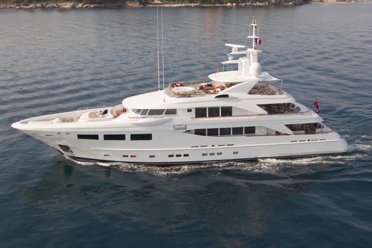The 39m Yacht REVELRY