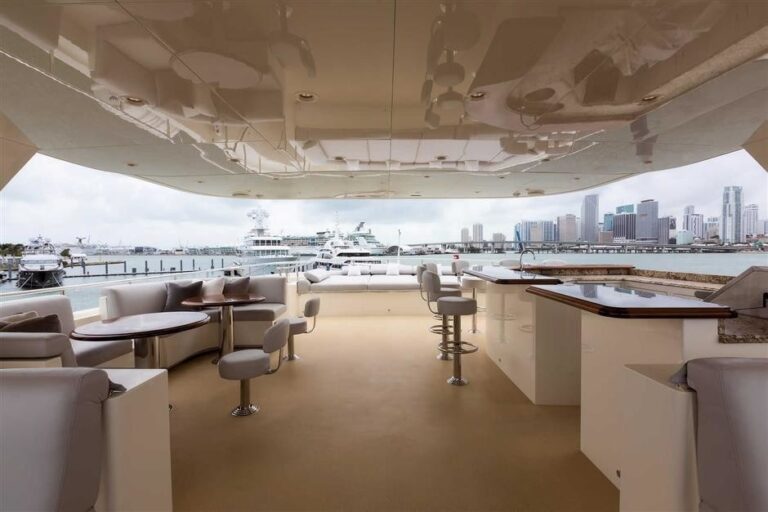 The 39m Yacht SAFIRA