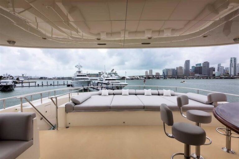 The 39m Yacht SAFIRA