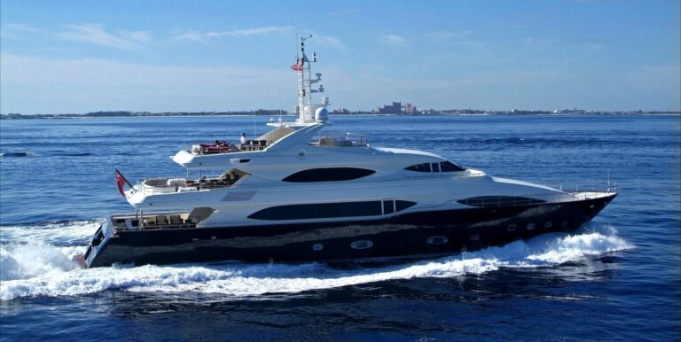 Profile: Yacht SIMA's Cruising Photograph