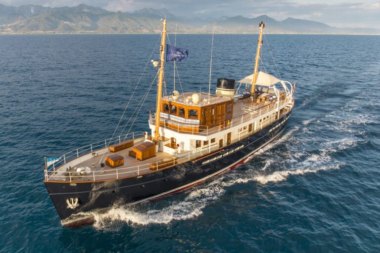 The 39m Yacht TARANSAY