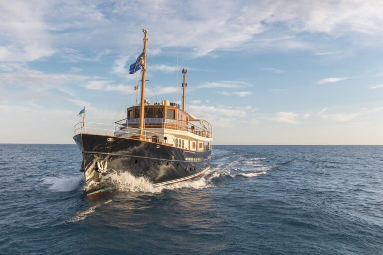 The 39m Yacht TARANSAY