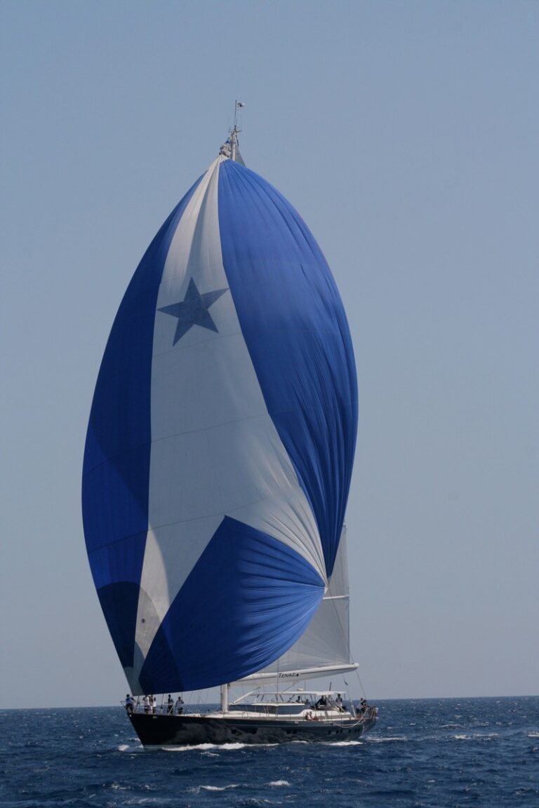 The 39m Yacht TENAZ