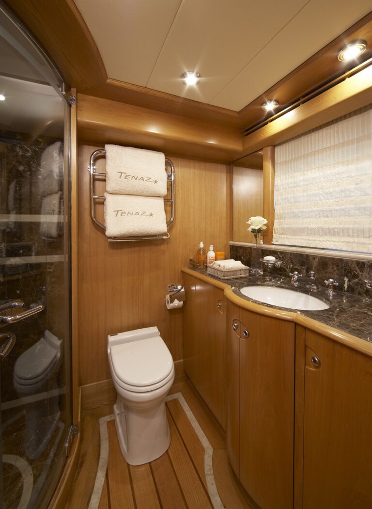 The 39m Yacht TENAZ