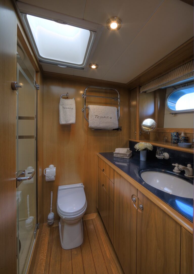 The 39m Yacht TENAZ