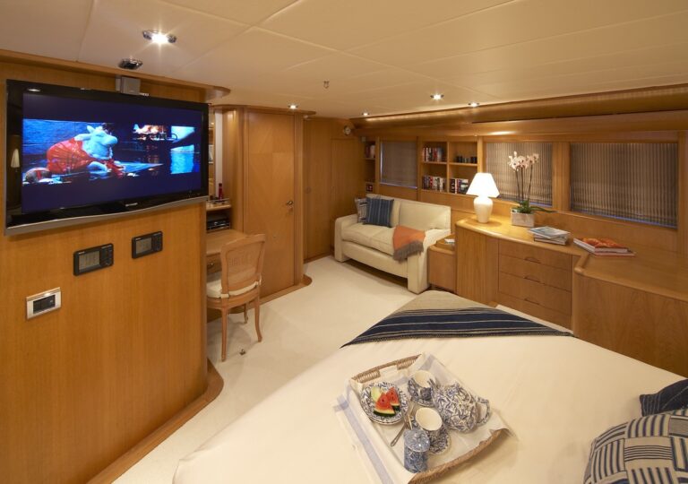 The 39m Yacht TENAZ