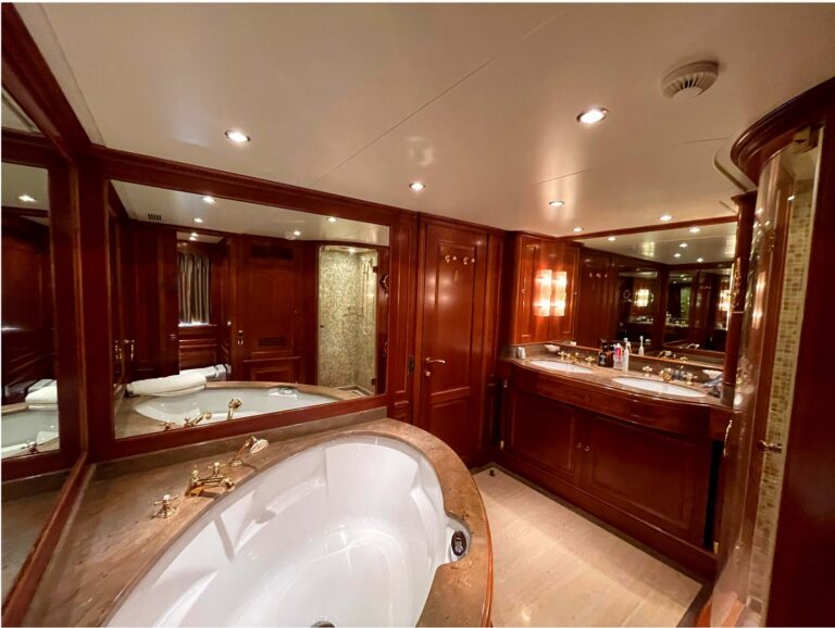 Main deck master ensuite
