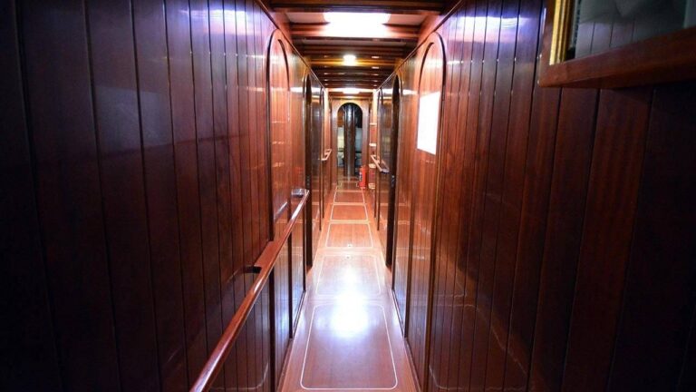 Classic yacht decor