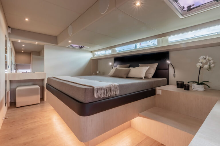Forward master suite