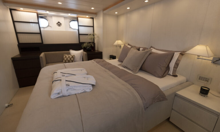 Full beam junior suite