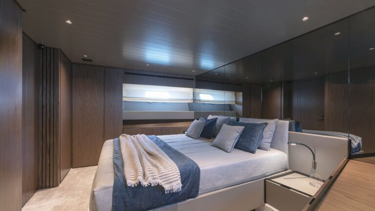 Luxury main cabin