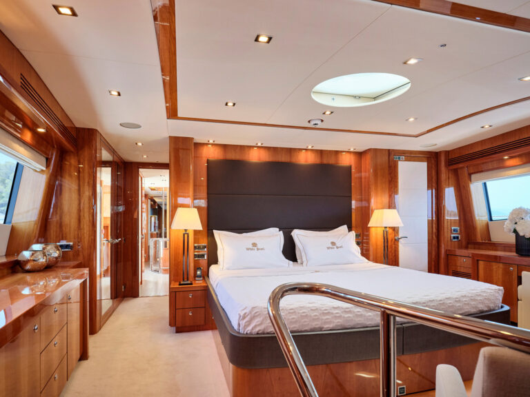Main deck master suite