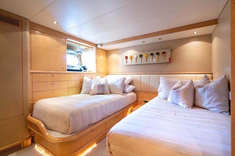 Twin cabin