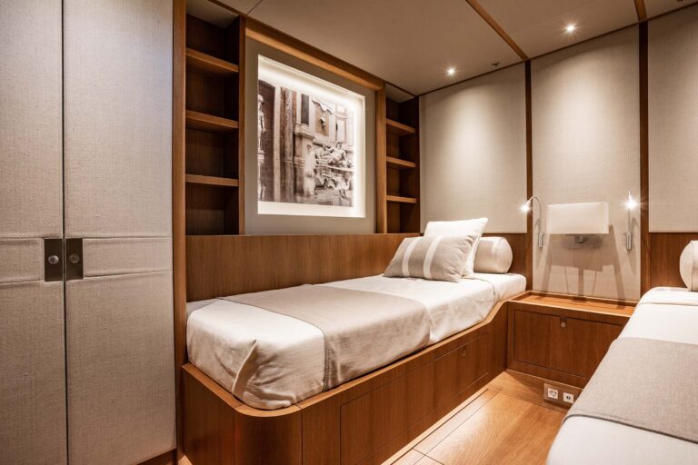 Elegant decor in the twin cabin