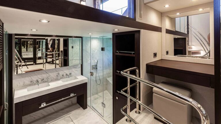 Split level master ensuite