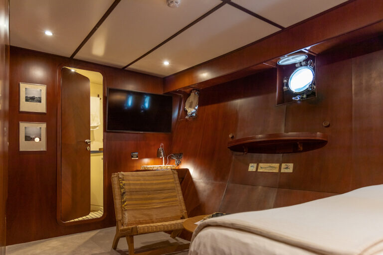 Classic decor in the cabins