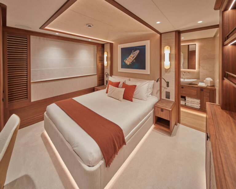Starboard Aft guest suite